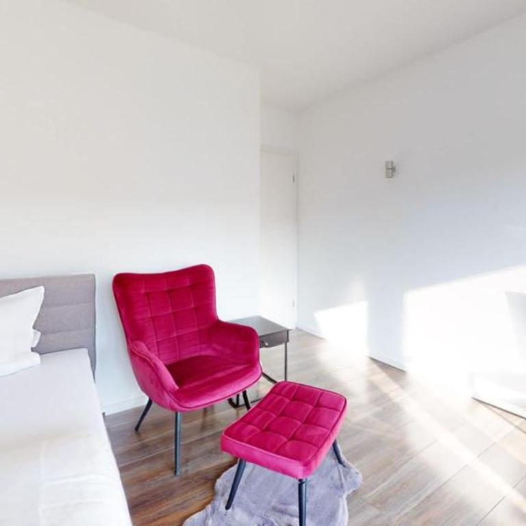 Spacious 4 Bedroom Apartment near City Center - Apartment - 11