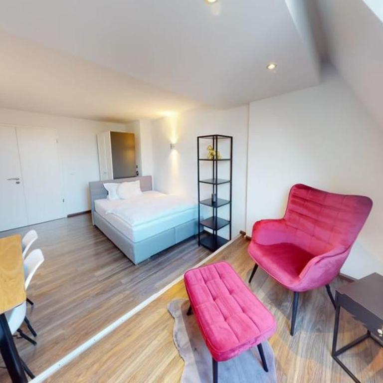 Spacious 4 Bedroom Apartment near City Center - Apartment - 16