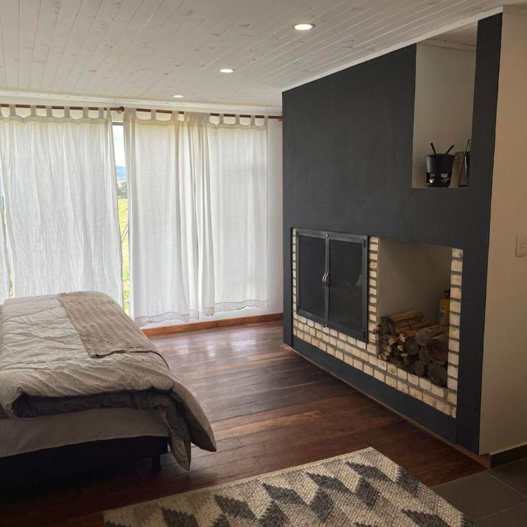 Suite campestre en Guatavita - Habitación Deluxe con cama extragrande - 7