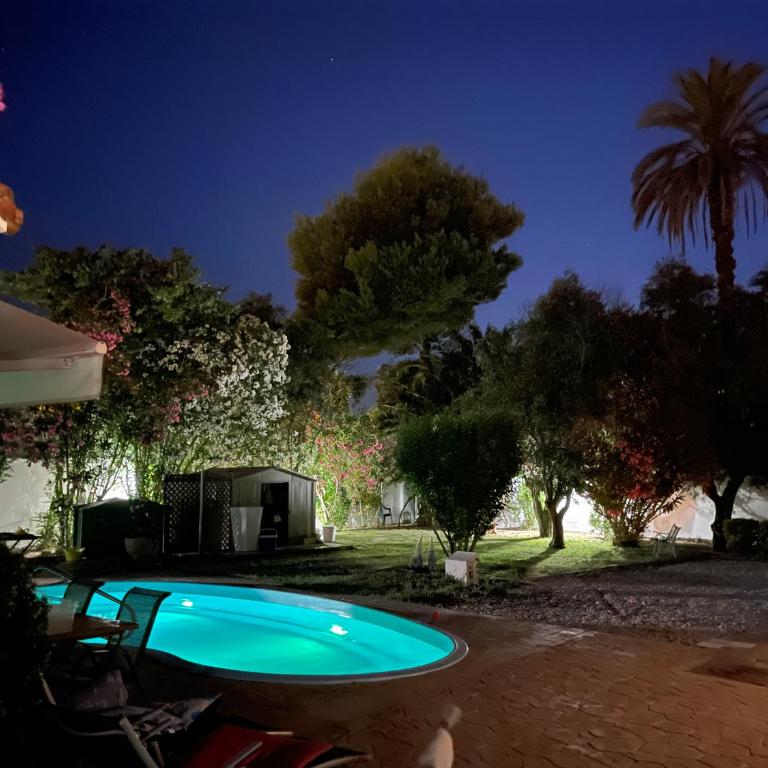 Casa Requesens, freiligendes Ferienhaus, komplett erschlossen - Casa de 3 dormitorios - 4