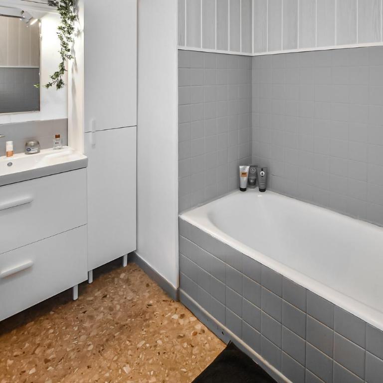 2 Bedroom Amazing Apartment In Carpentras - Appartement 2 Chambres - 15