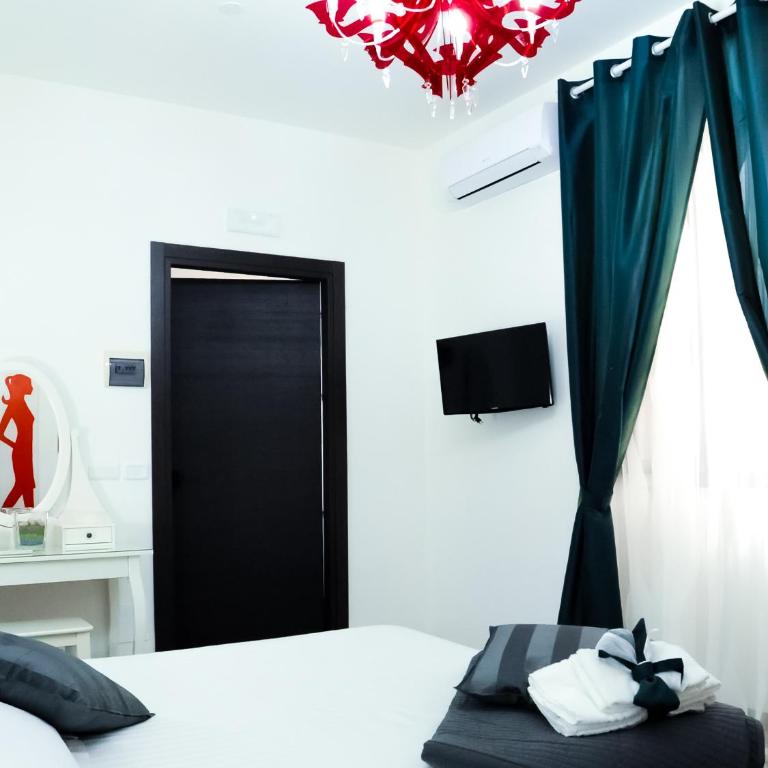 Etna Suite Group - Double Room - Disability Access - 5