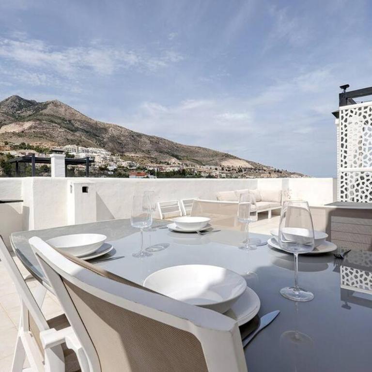 3 Bedroom Semi Detached Villa with Stunning Views! - Three-Bedroom Apartment - 27