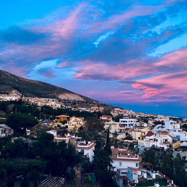 3 Bedroom Semi Detached Villa with Stunning Views! - Three-Bedroom Apartment - 43