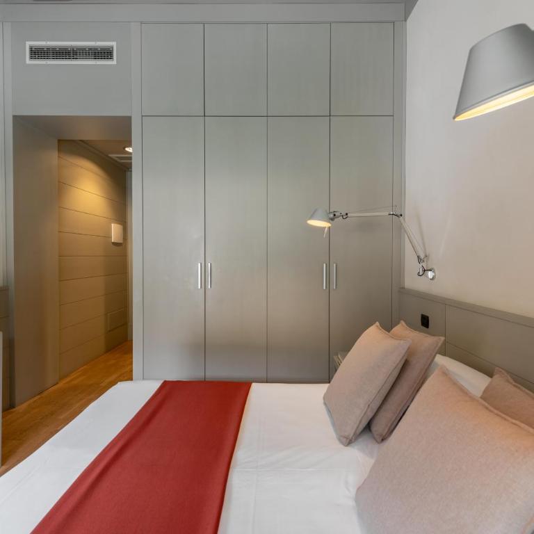 Hotel Milano - Double or Twin Room with Balcony and Lake View - 5