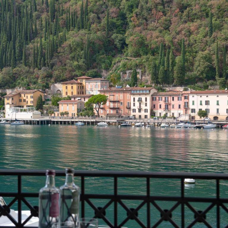 Hotel Milano - Double or Twin Room with Balcony and Lake View - 11
