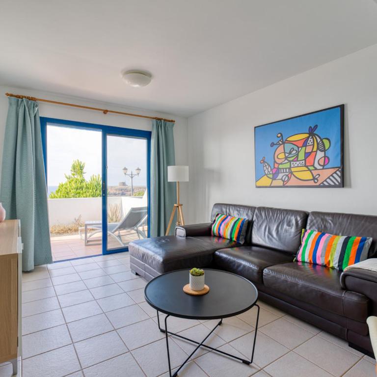Las Moreras Playa Blanca - Three-Bedroom House - 6