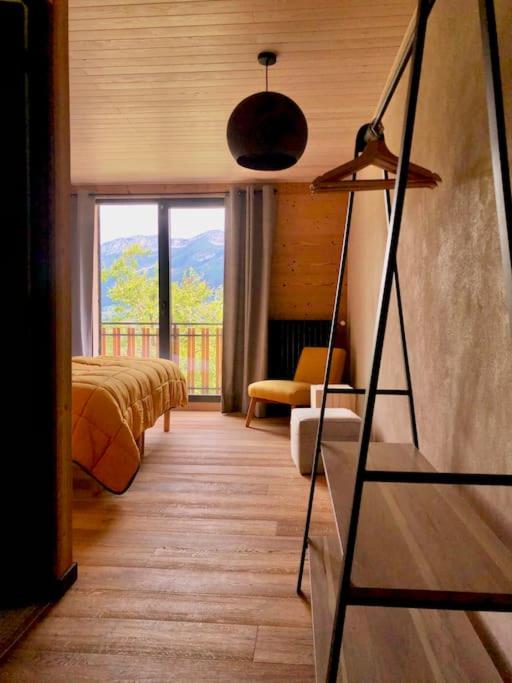 Domaine Les 4 Vents, élégant gîte privé 4 suites vue montagne pour 2 à 8 personnes au cœur de 12 hectares de nature - Maison 4 Chambres - 6