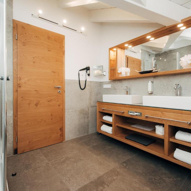 Parkhotel Burgmühle - Deluxe Doppelzimmer mit Balkon - 4