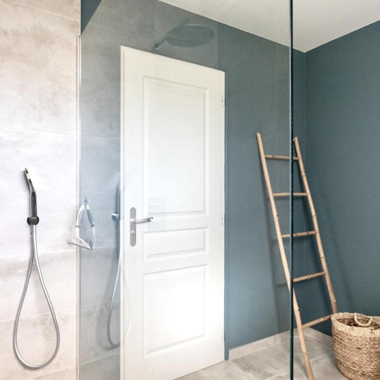 Belle villa familiale rénovée dans cadre exceptionnel-AG15 - Villa avec Piscine Privée - 35