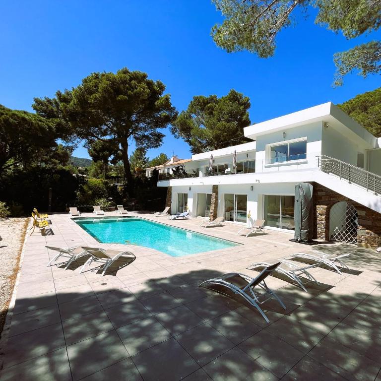 Villa 6 Chambres, Piscine, vue Mer, à Proximité de la Plage , Cavalaire-sur-mer - Villa - 1