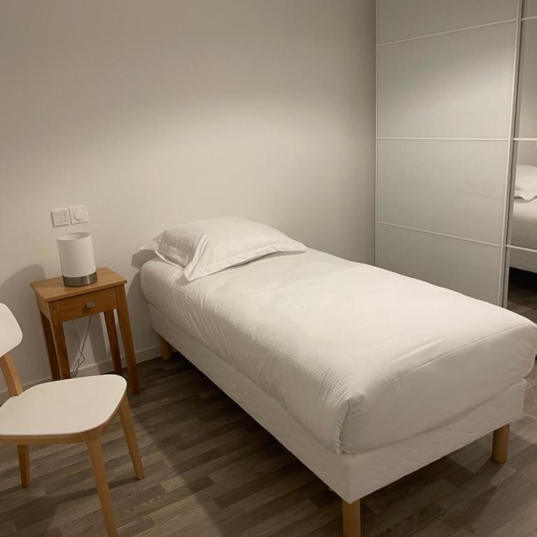 DOMITYS LES TOURMALINES - Chambre Triple avec Terrasse - 5