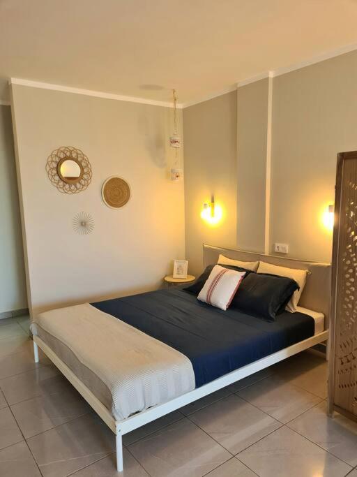 Country Chic Studio - One-Bedroom Apartment - 25