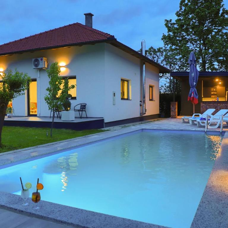 Holiday Home Libera - Two-Bedroom Villa - 81