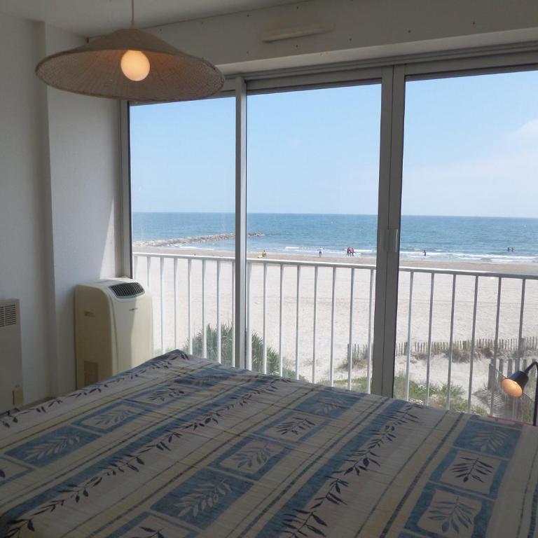 Duplex F3 en bord de plage, 6 couchages, Carnon - Animaux admis, Wifi, parking privé - Appartement 2 Chambres - 8