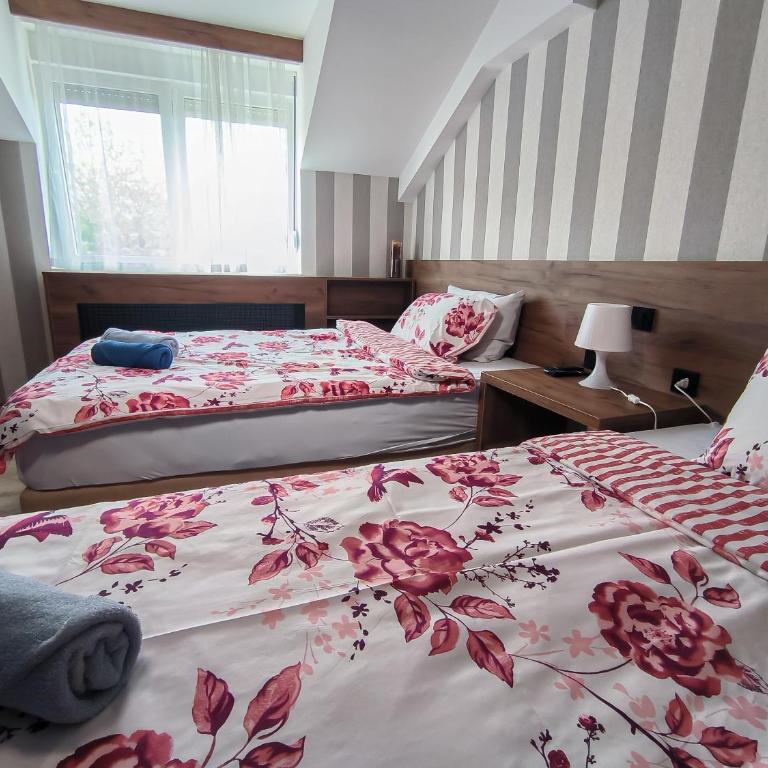 Studio Apartments Maksimović - Dvokrevetna Soba sa Zasebnim Krevetima - 6