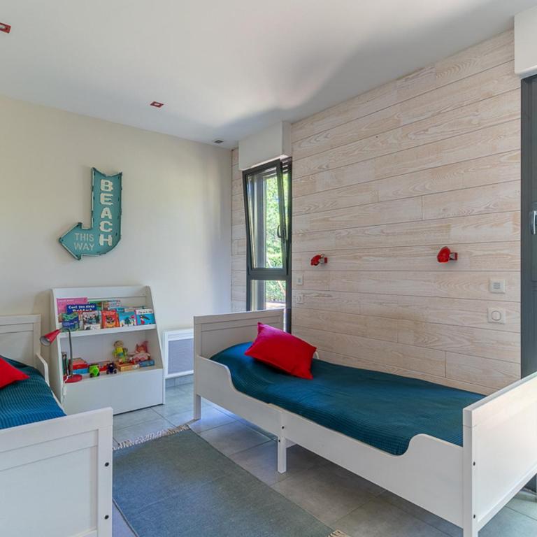 Villa familiale 10 pers. à Biscarrosse avec piscine chauffée, près du lac et des pistes cyclables - FR-1-319-488 - Villa - 12