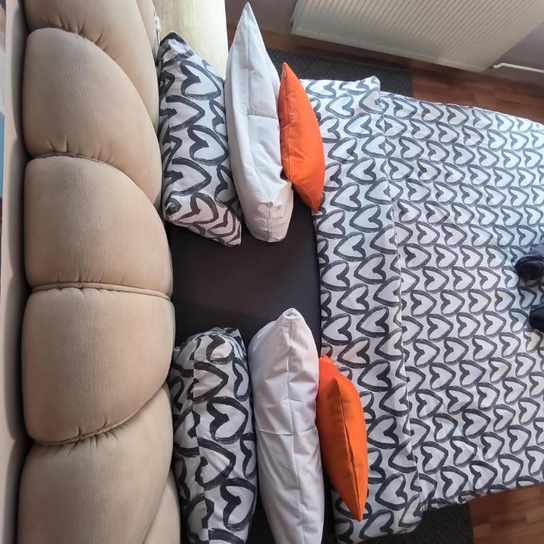 Studio Apartments Maksimović - Dvokrevetna Soba sa Bračnim Krevetom i Sopstvenim Kupatilom - 3