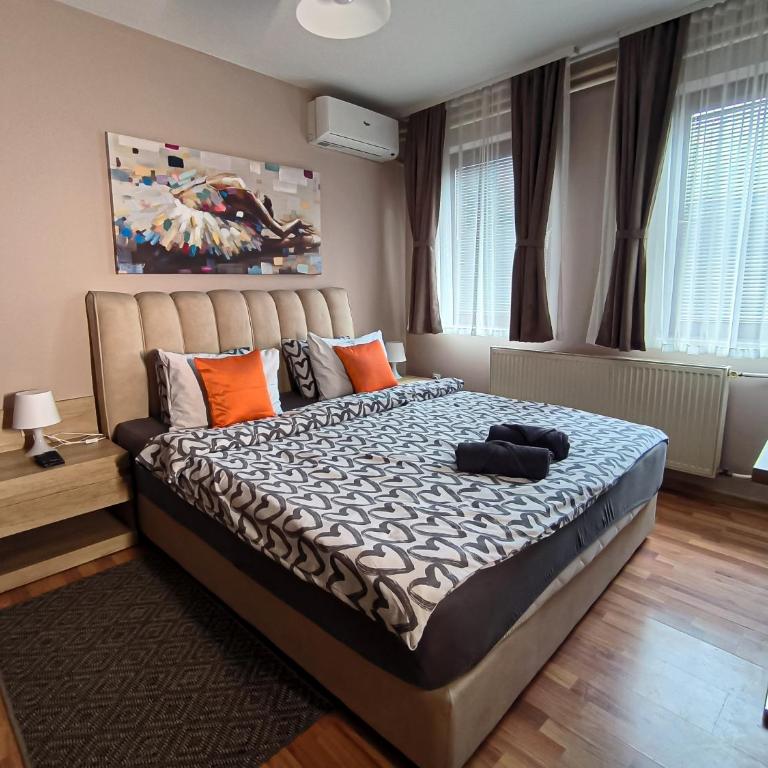Studio Apartments Maksimović - Dvokrevetna Soba sa Bračnim Krevetom i Sopstvenim Kupatilom - 2