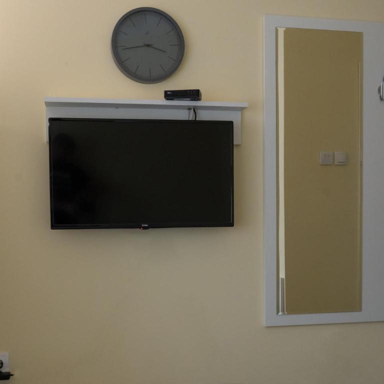 Studio Apartments Maksimović - Jednokrevetna Soba sa Sopstvenim Kupatilom - 5