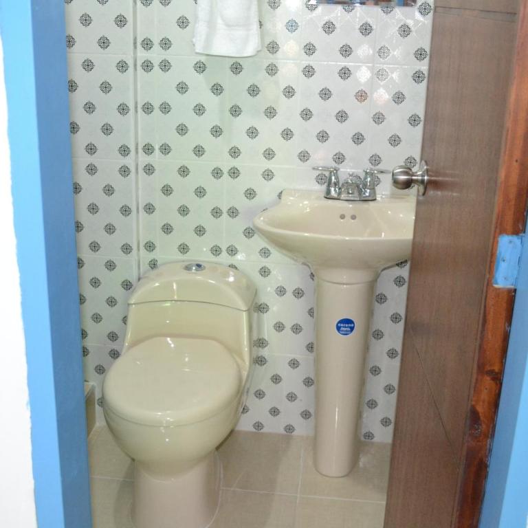 Hostal Bosque de Niebla - Quadruple Room with Private Bathroom - 2