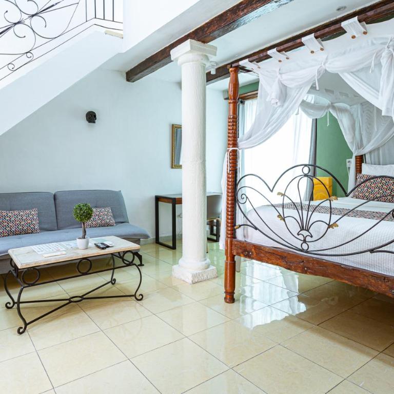 Viva Merida Hotel Boutique - Superior Triple Room - 9