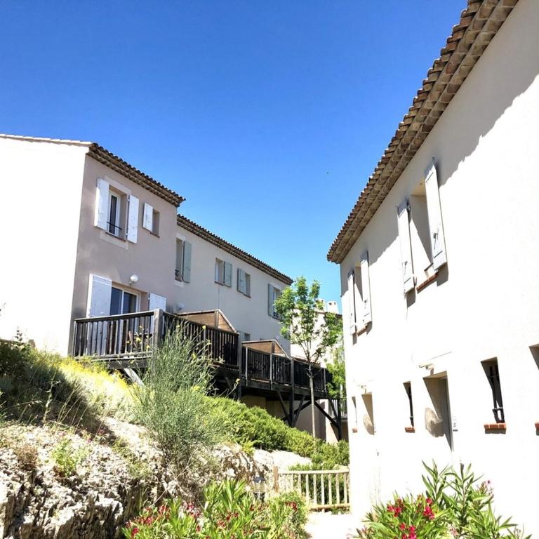 Maison de Vacances en Provence avec Piscine, Golf à Proximité, Fibre et Linge Haut de Gamme - FR-1-658-9 - Maison de Vacances - 11