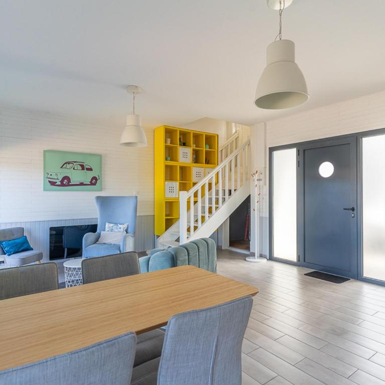 Superbe T3 rénové à 200m de l'océan avec terrasse et parking privatif - FR-1-50-74 - Appartement - 3