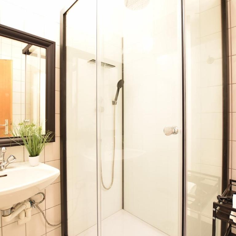 Super central city appartement with free parking - Apartment - 14