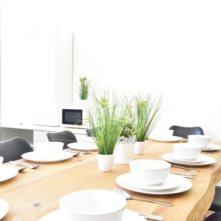 Big Wilten Apartment with free parking- Central and Peaceful - Apartment - 15