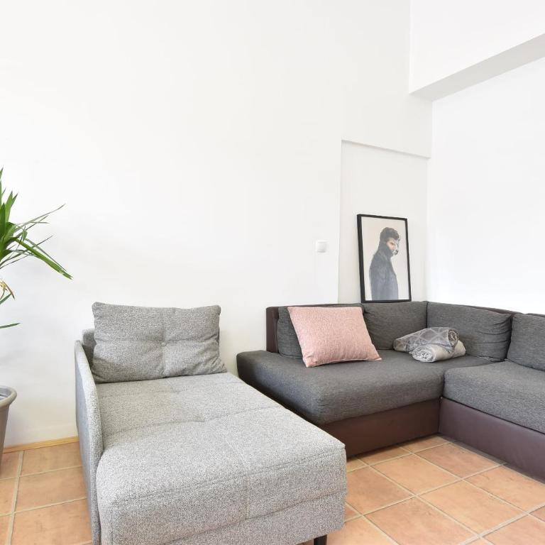 Big Wilten Apartment with free parking- Central and Peaceful - Apartment - 23
