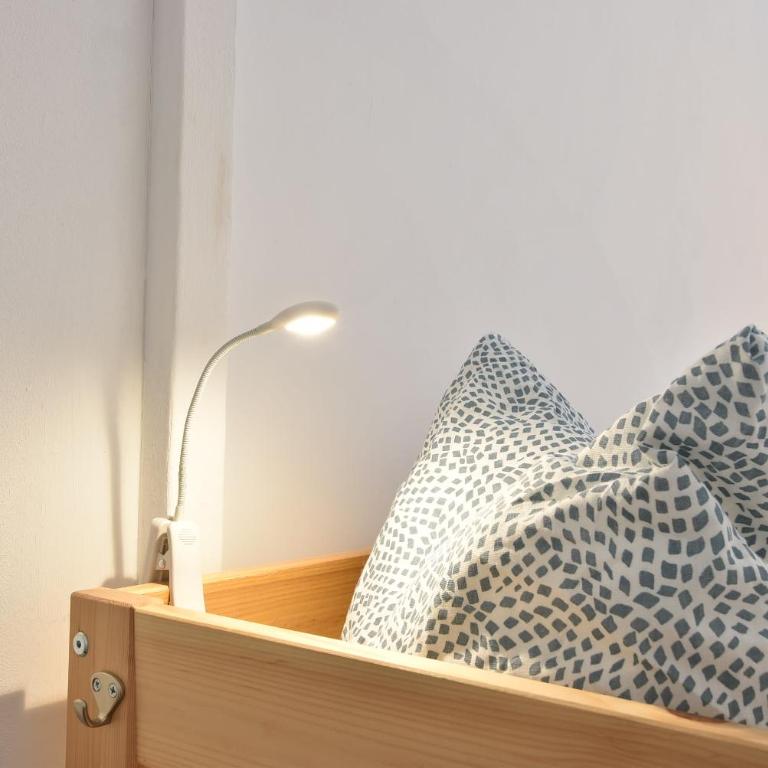 Big Wilten Apartment with free parking- Central and Peaceful - Apartment - 30