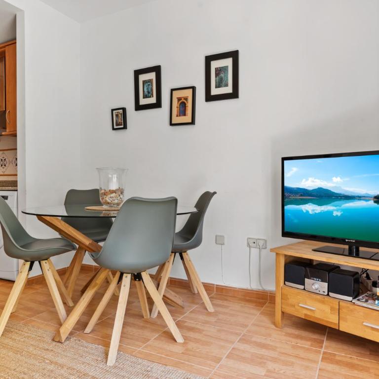Fuengirola Cozy apartment by Costarentals- Ref 207 - Apartamento de 1 dormitorio - 2