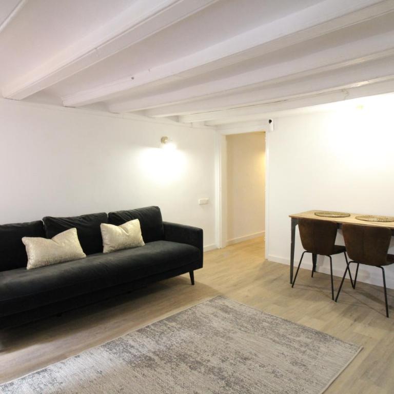New design apartment in Barcelona center. - One-Bedroom Apartment - 7