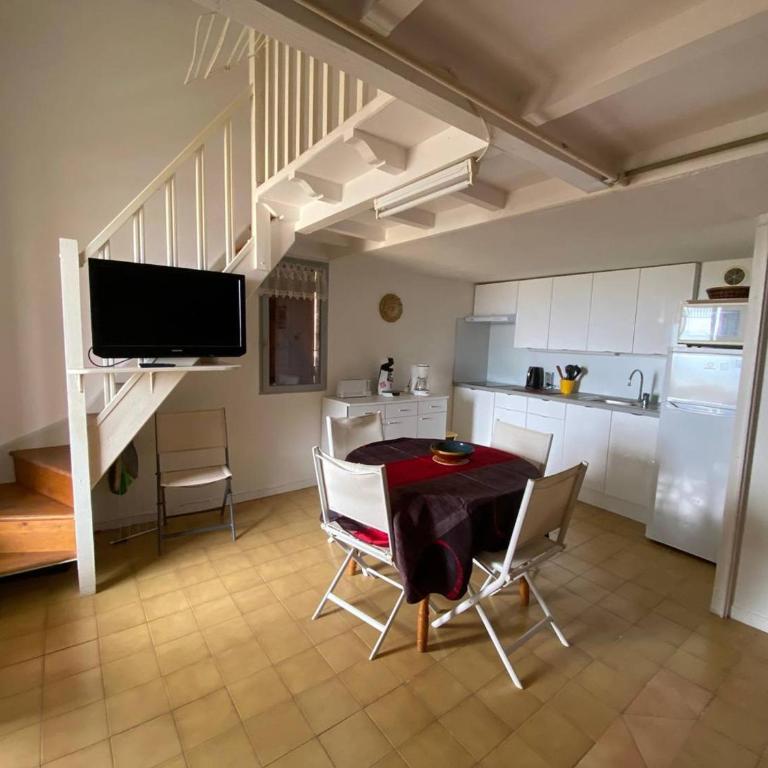 Appartement en bord de mer avec mezzanine, balcon et parking privé à Port Leucate, 6 couchages - FR-1-81-482 - Apartamento (6 adultos) - 4