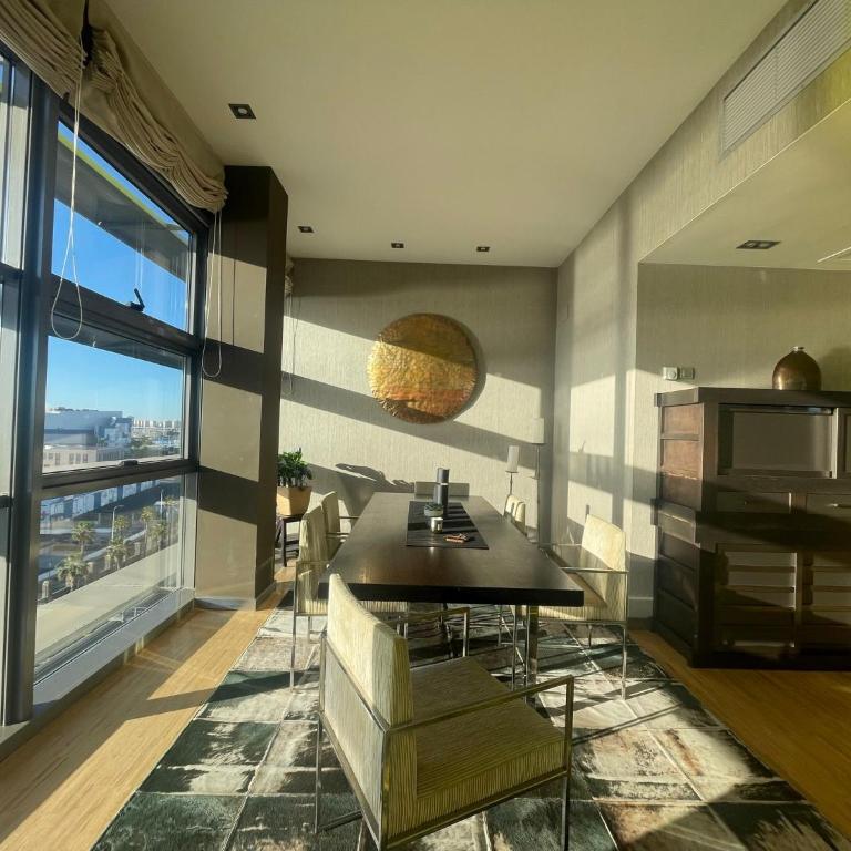 Luxury Family Beachfront Apartment - Three-Bedroom Apartment - 5