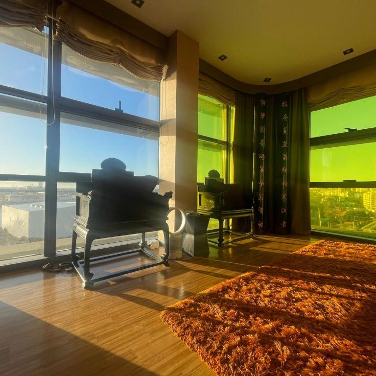 Luxury Family Beachfront Apartment - Three-Bedroom Apartment - 10