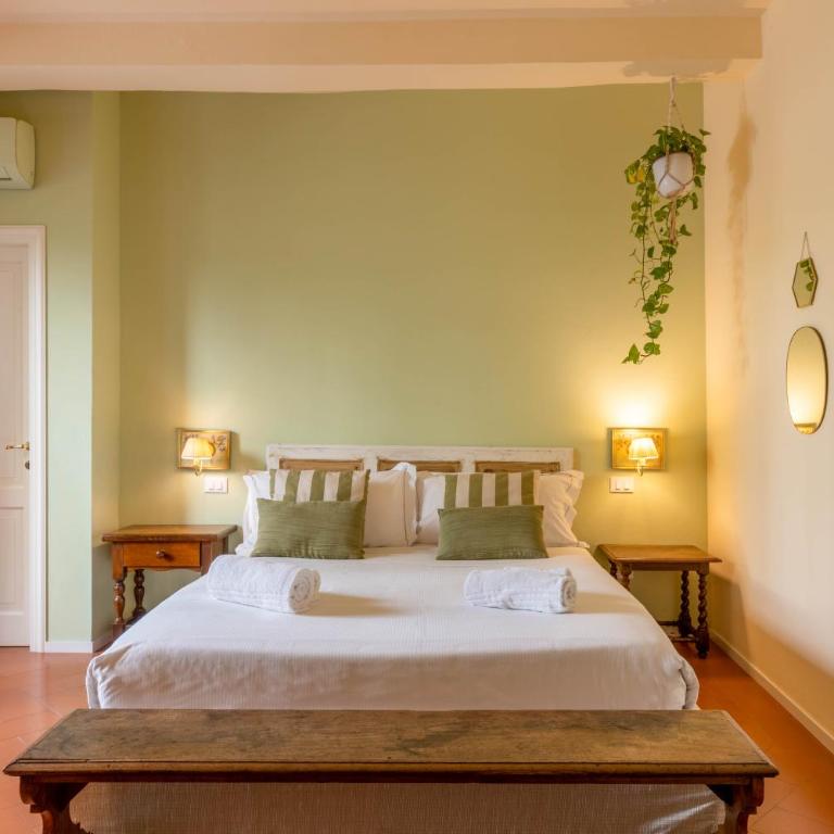 Secret Garden Firenze B&B - Camera Familiare con Vista Giardino - 14