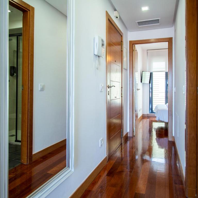 Apartamentos Castilla Luz Business - Superior Apartment - 18
