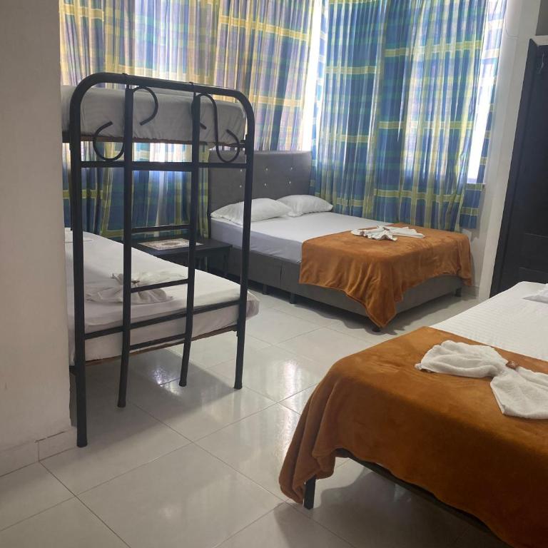 Hotel Colonial Plaza - Triple Room - 1