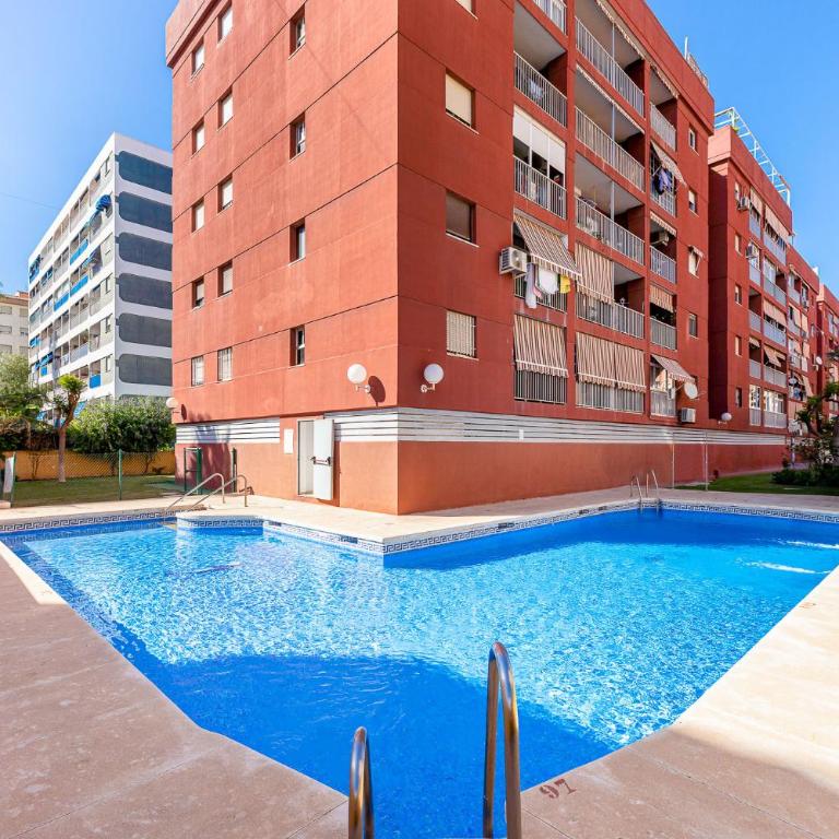 797 HOLIDAY RENTALS - Atico duplex en Fuengirola con espectacular terraza - Apartamento Dúplex - 4