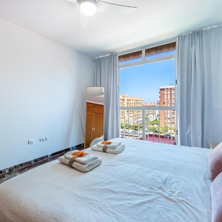 797 HOLIDAY RENTALS - Atico duplex en Fuengirola con espectacular terraza - Apartamento Dúplex - 13