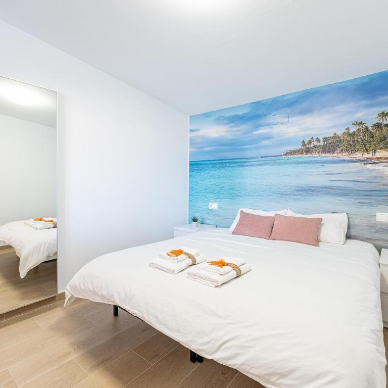 797 HOLIDAY RENTALS - Atico duplex en Fuengirola con espectacular terraza - Apartamento Dúplex - 14