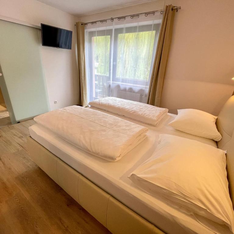B&B Transit Rooms - Your Stopover, Free Parking - Camera Tripla Superior - 11