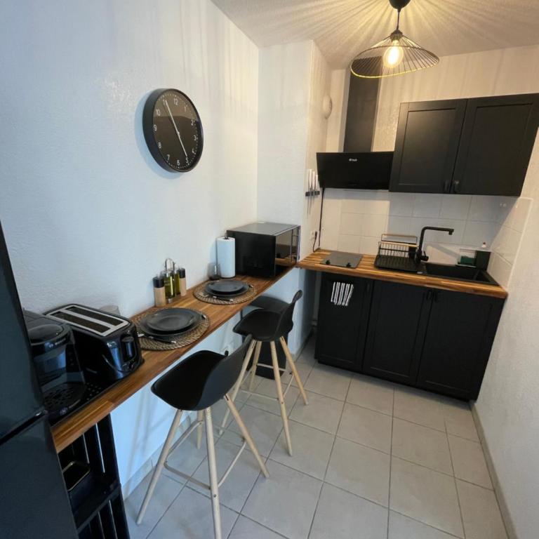 Appartement Studio en résidence Avignon zone Agroparc - Apartment mit 1 Schlafzimmer - 3