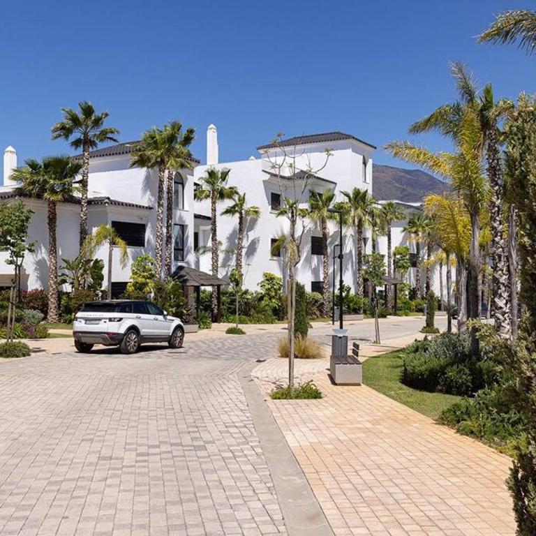 Ground floor 4 Bedroom Apartment @ Estepona Hills! - Apartment - 54
