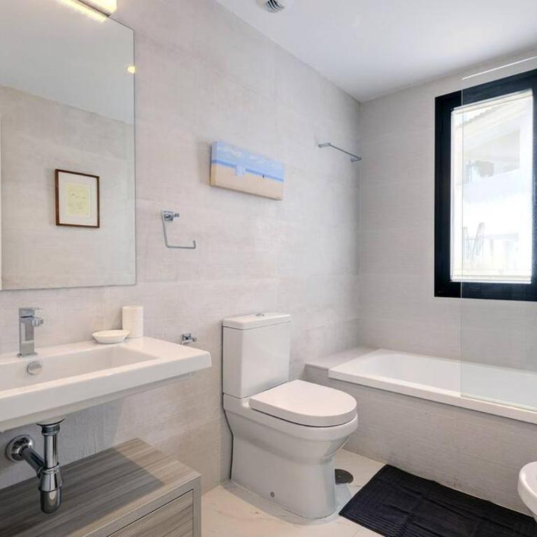 Ground floor 4 Bedroom Apartment @ Estepona Hills! - Apartment - 22