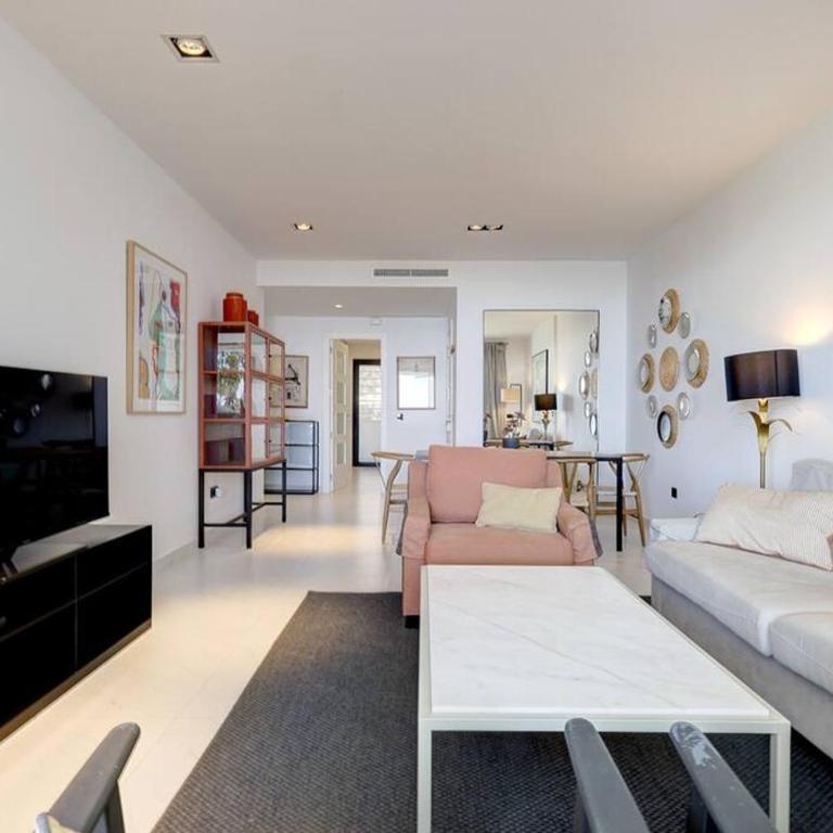 Ground floor 4 Bedroom Apartment @ Estepona Hills! - Apartment - 9