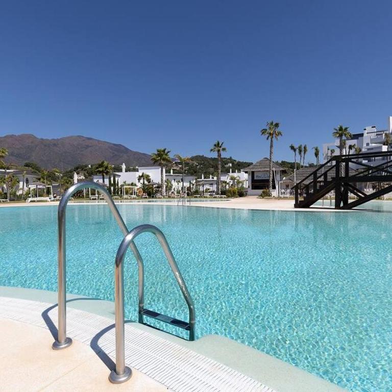 Ground floor 4 Bedroom Apartment @ Estepona Hills! - Apartment - 56