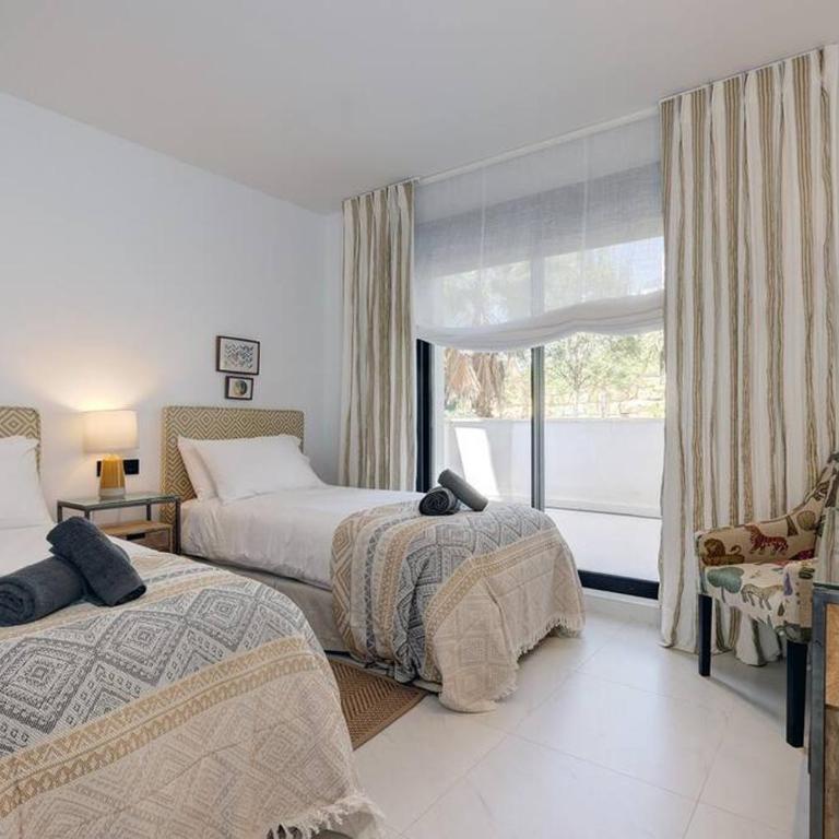 Ground floor 4 Bedroom Apartment @ Estepona Hills! - Apartment - 35